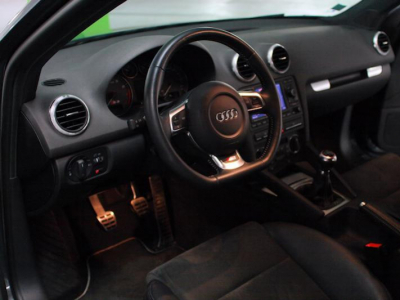 Restaurer l éclat de votre habitacle avec les accessoires d entretien Audi